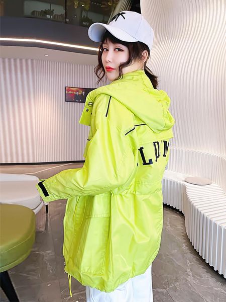 short windbreaker women's small western style spring new casual letter thin coat korean style solid color loose sun protection, Black;brown 
short windbreaker women's small western style spring new casual letter thin coat korean style solid color loose sun protection, Black;brown