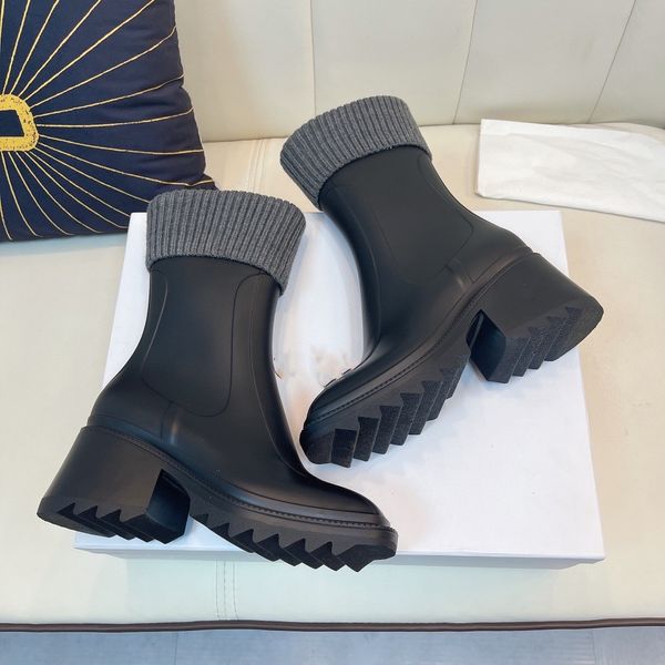 new men high army military boots ankle mens women boots canvas green black red sneakers man anti-slip shoes 1021
new men high army military boots ankle mens women boots canvas green black red sneakers man anti-slip shoes 1021