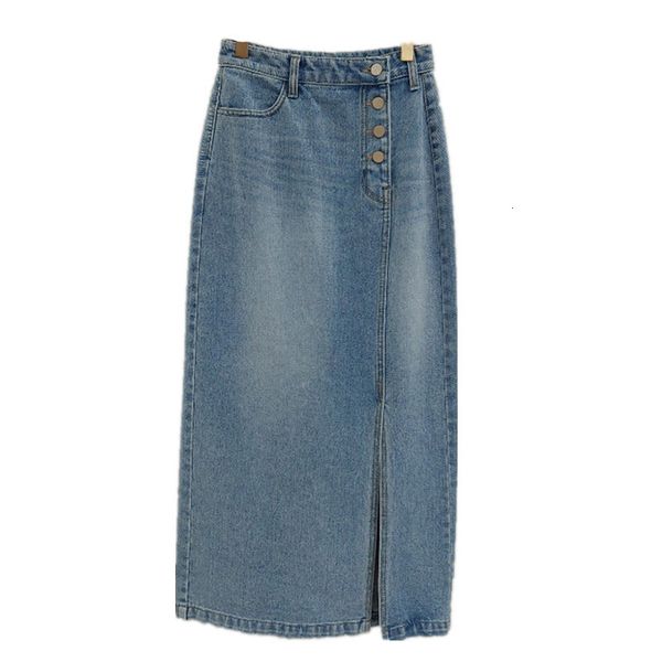 2021 new half length denim skirt, waist, blue twill, side 4 buttons, high fork, fashionable appearance, simple fashion, slim, spring and aut, Black
2021 new half length denim skirt, waist, blue twill, side 4 buttons, high fork, fashionable appearance, simple fashion, slim, spring and aut, Black