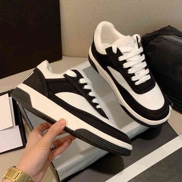 dress shoes luxury women's shoes, casual low sneakers, color, black and white, in phcl
dress shoes luxury women's shoes, casual low sneakers, color, black and white, in phcl