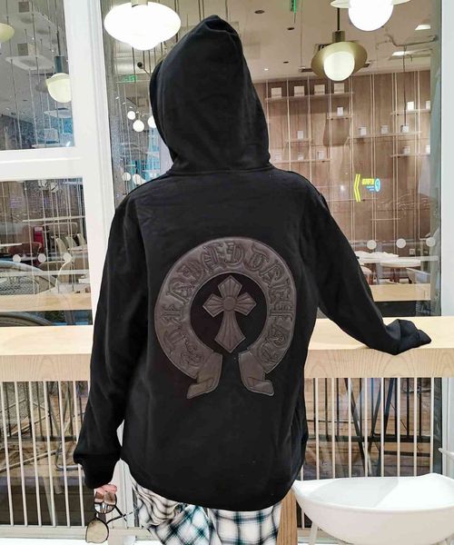 ch2021ss autumn and winter new heavy industry embroidery cross leather crew neck loose pullover long sleeve sweater, Black
ch2021ss autumn and winter new heavy industry embroidery cross leather crew neck loose pullover long sleeve sweater, Black