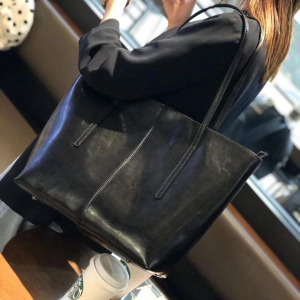 duffel bags style big leather lady bag shoulder large capacity waxed handbag
duffel bags style big leather lady bag shoulder large capacity waxed handbag