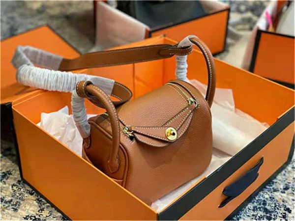 casual bags ladies luxury quality handbags shoulder handbag messenger bag calfskin material feels the style styles fashionable versatile
casual bags ladies luxury quality handbags shoulder handbag messenger bag calfskin material feels the style styles fashionable versatile