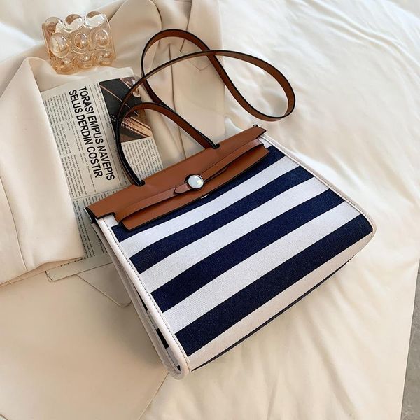 evening bags handbag ladies 2021 autumn trendy fashion striped one-shoulder messenger bag wild large-capacity portable tote
evening bags handbag ladies 2021 autumn trendy fashion striped one-shoulder messenger bag wild large-capacity portable tote