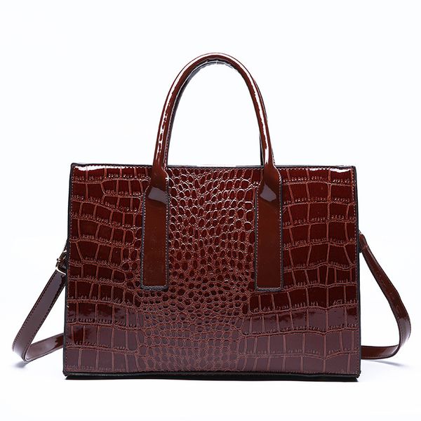 2021 women's hand carrying large bag new fashion middle-aged crocodile pattern single shoulder messenger tote bag
2021 women's hand carrying large bag new fashion middle-aged crocodile pattern single shoulder messenger tote bag