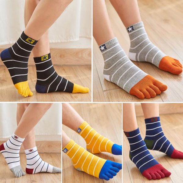 men's socks 2021 five finger cotton middle tube toe split star stripe four seasons, Black
men's socks 2021 five finger cotton middle tube toe split star stripe four seasons, Black