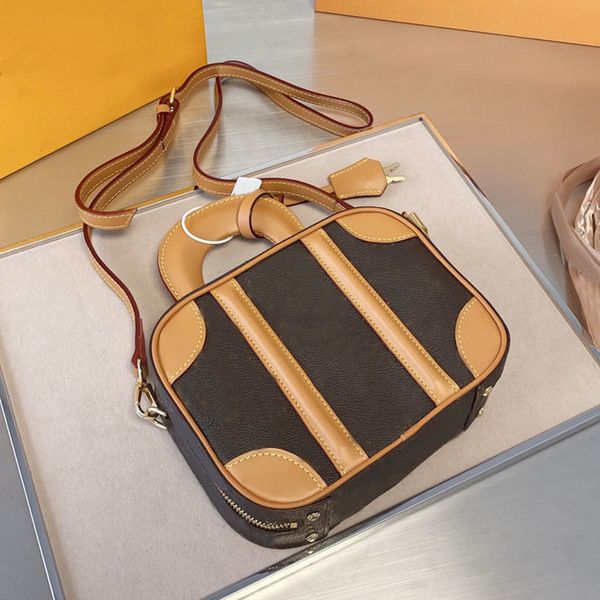 boxes bags flap purser women handbags retro letter genuine leather zipper lock old flower removable shoulder strapkz10
boxes bags flap purser women handbags retro letter genuine leather zipper lock old flower removable shoulder strapkz10