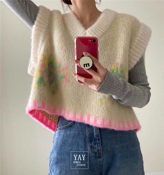 2021 new sleeveless sweater spring autumn women sweaters knitting joker knitted vest wool oversize girls pullover b51v, Black;white
2021 new sleeveless sweater spring autumn women sweaters knitting joker knitted vest wool oversize girls pullover b51v, Black;white