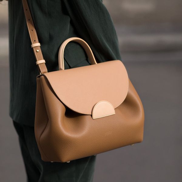 france niche brand 2021 new luxury foreign high-end bag diagonal leather handbag messenger bag
france niche brand 2021 new luxury foreign high-end bag diagonal leather handbag messenger bag