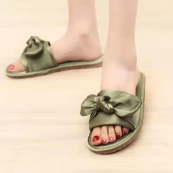 women 2021 summer slippers silks satins bow peep toe home furnishing sandals anti-slip bride slippers lady footwear beach flat, Black
women 2021 summer slippers silks satins bow peep toe home furnishing sandals anti-slip bride slippers lady footwear beach flat, Black