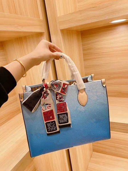 2021 womens designers luxurys bags leather handbags shoulder bag purses clutch women shopping tote pvc female big purse handbag
2021 womens designers luxurys bags leather handbags shoulder bag purses clutch women shopping tote pvc female big purse handbag