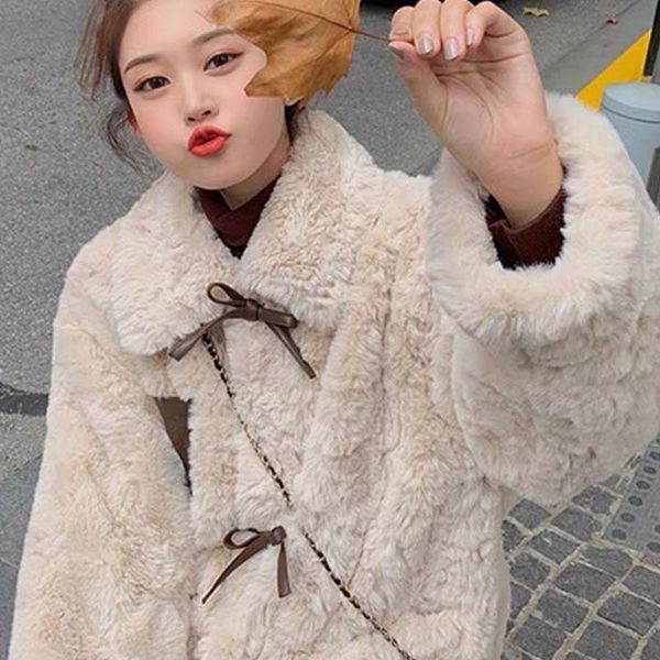 women's fur & faux coats women 2021 winter oversize thicken warm short jacket korean elegant plush fake teddy coat female outerwear sim, Black
women's fur & faux coats women 2021 winter oversize thicken warm short jacket korean elegant plush fake teddy coat female outerwear sim, Black