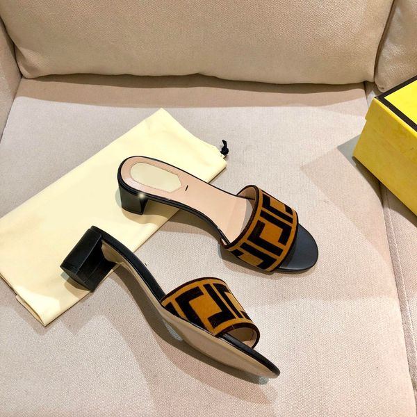 luxury designer shoes women slippers fashion party leather letter heel sandals large size 35-42 with box xq-212, Black
luxury designer shoes women slippers fashion party leather letter heel sandals large size 35-42 with box xq-212, Black