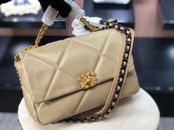 2021luxury designer handbagshaped seam leather ladies metal chain shoulder bag flap bag messenger bags wholesale
2021luxury designer handbagshaped seam leather ladies metal chain shoulder bag flap bag messenger bags wholesale