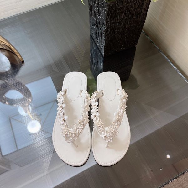 2021designers classic leather slippers ladies high-quality lambskin three-dimensional flower flip-flop beach shoes original packaging, Black
2021designers classic leather slippers ladies high-quality lambskin three-dimensional flower flip-flop beach shoes original packaging, Black
