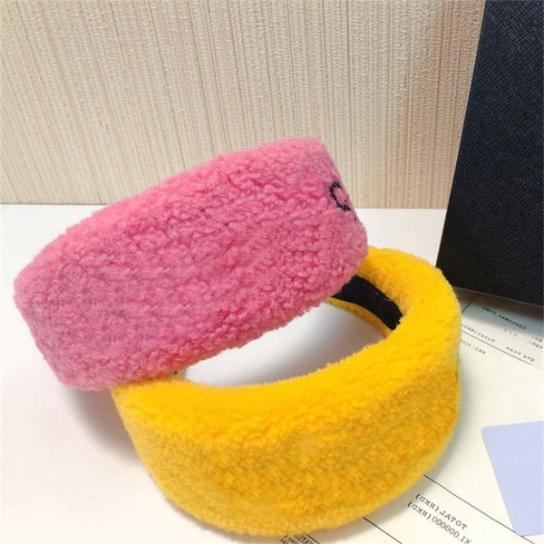 autumn winter plush headbands letter printed hairband women wide brim hair band with gift box, Silver
autumn winter plush headbands letter printed hairband women wide brim hair band with gift box, Silver