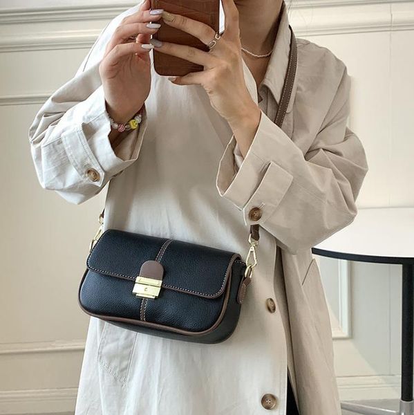 simple texture shoulder female bags 2021 fashion messenger solid color underarm bag horizontal small square
simple texture shoulder female bags 2021 fashion messenger solid color underarm bag horizontal small square