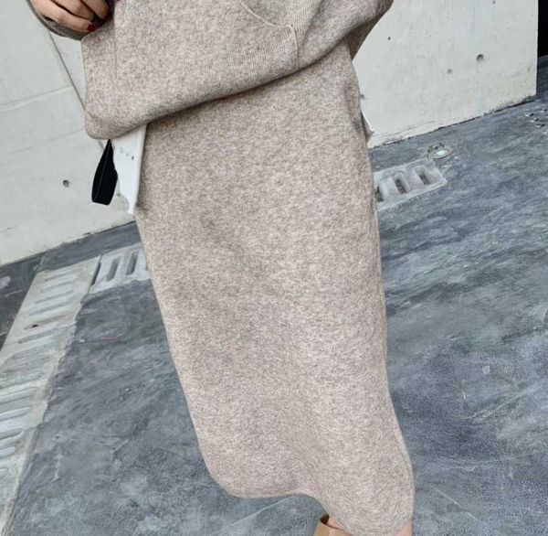 new 2021 autumn winter two piece set casual chic hooded knitted sweater and high waistskirt two-piece women tracksuit 3b1d, White
new 2021 autumn winter two piece set casual chic hooded knitted sweater and high waistskirt two-piece women tracksuit 3b1d, White
