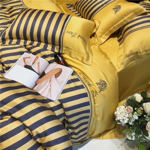 bedding sets high-end luxury 80 tencel four-piece summer viscose fiber bare sleeping double-sided silky cool set
bedding sets high-end luxury 80 tencel four-piece summer viscose fiber bare sleeping double-sided silky cool set