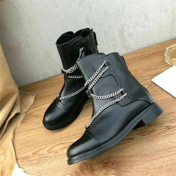 boots 2021 winter women's low-heeled leather street zipper in the tube short, Black
boots 2021 winter women's low-heeled leather street zipper in the tube short, Black