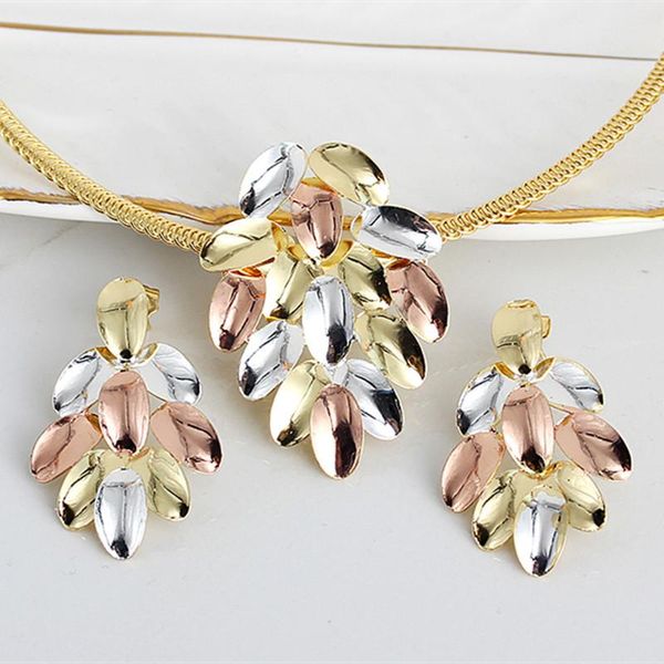 earrings & necklace fashion jewelry bohemia sets for women flower pendant engagement wedding findings, Silver
earrings & necklace fashion jewelry bohemia sets for women flower pendant engagement wedding findings, Silver
