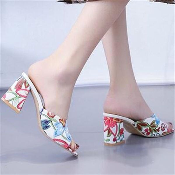 2021 new style sandals slippers women's summer thick heel print square head wear beach shoes casual female slides eu size 35-40, Black
2021 new style sandals slippers women's summer thick heel print square head wear beach shoes casual female slides eu size 35-40, Black