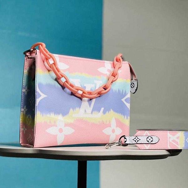 women bag bolsa de hombro leather chain shoulder bags female clutches handbag crossbody bag luxury designer messeng
women bag bolsa de hombro leather chain shoulder bags female clutches handbag crossbody bag luxury designer messeng