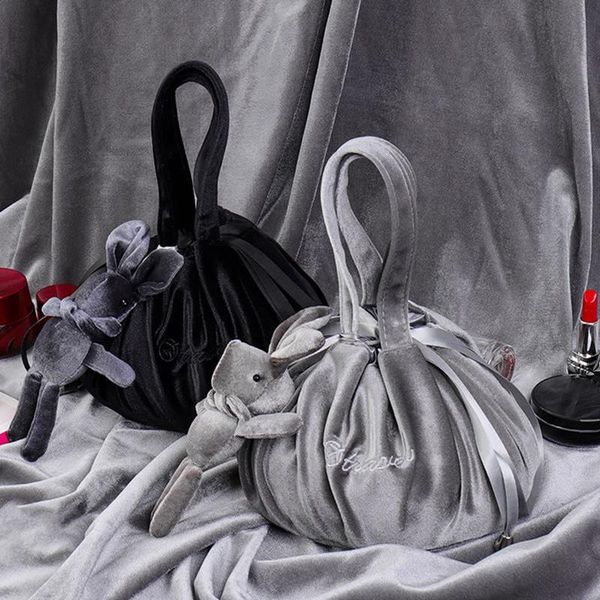 2021 new cartoon ears velvet cosmetic bags makeup bag happy easter party self-adhesive gift bag for girls femme sac
2021 new cartoon ears velvet cosmetic bags makeup bag happy easter party self-adhesive gift bag for girls femme sac