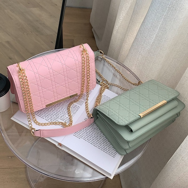 vintage fashion square tote bag 2021 new quality leather womens designer handbag chain shoulder messenger bag handbags purse
vintage fashion square tote bag 2021 new quality leather womens designer handbag chain shoulder messenger bag handbags purse