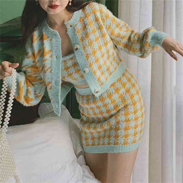 houndstooth sea woolen knit cardigan casual korean-style women's two-pieces knitted soft warm sweater 210529, White
houndstooth sea woolen knit cardigan casual korean-style women's two-pieces knitted soft warm sweater 210529, White