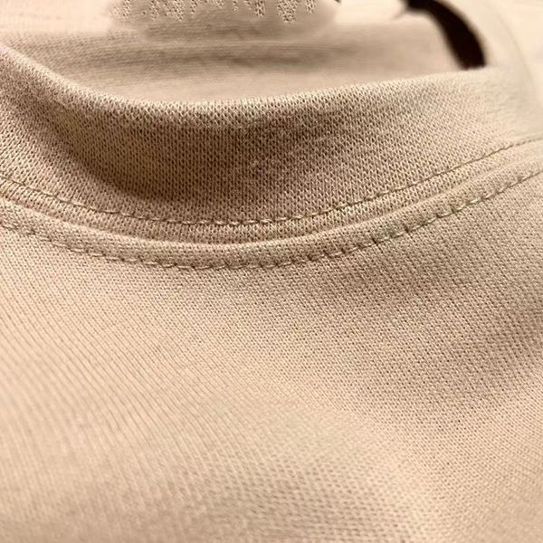 luxury tracksuits symbol khaki 21s new spring alphabet and summer printing couple's age reducing short sleeve, Gray
luxury tracksuits symbol khaki 21s new spring alphabet and summer printing couple's age reducing short sleeve, Gray