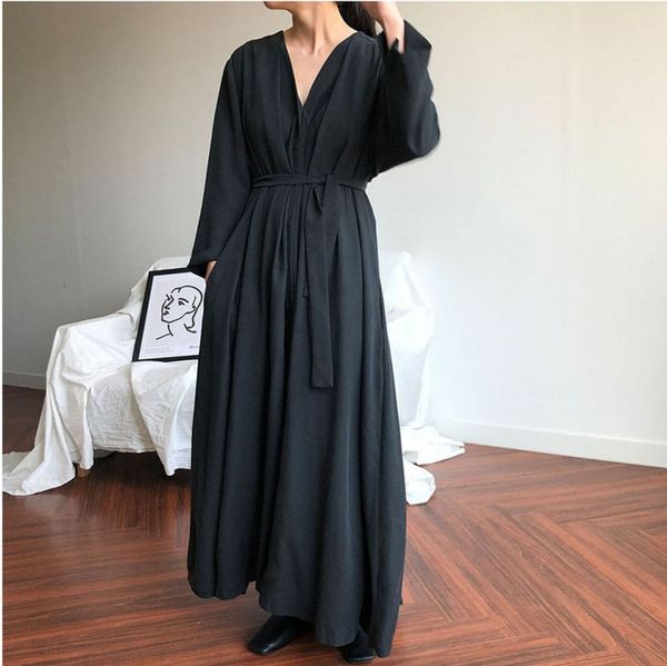 2021 new korean retro loose solid v-neck strap waist ankle-length a-line for women vino, Black;gray
2021 new korean retro loose solid v-neck strap waist ankle-length a-line for women vino, Black;gray