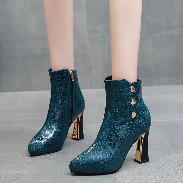 boots 2021 autumn winter women high heels ankle fashion stone grain patent leather side zippers love metal decorate short, Black
boots 2021 autumn winter women high heels ankle fashion stone grain patent leather side zippers love metal decorate short, Black