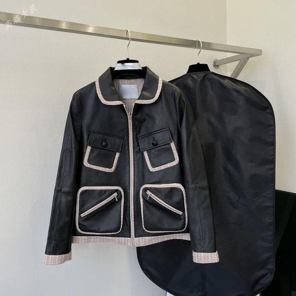 autumn / winter 21 is about elegant, the same nordic style, Black