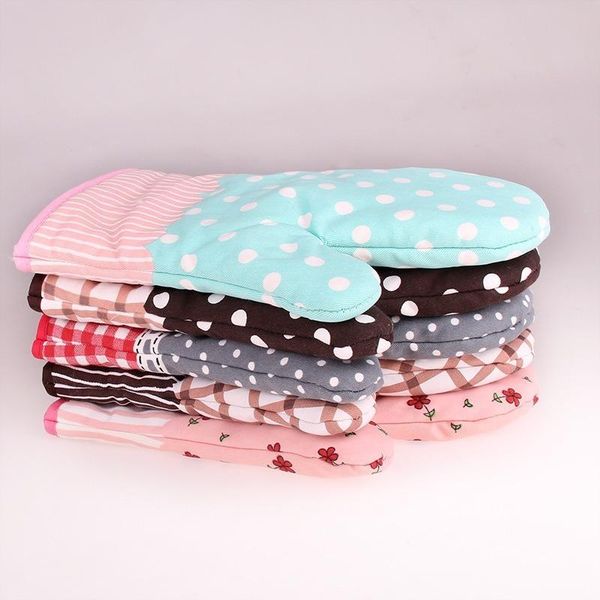 oven mitts 1 piece kitchen thickened heat-insulating gloves microwave special anti-scalding high temperature baking tools
oven mitts 1 piece kitchen thickened heat-insulating gloves microwave special anti-scalding high temperature baking tools