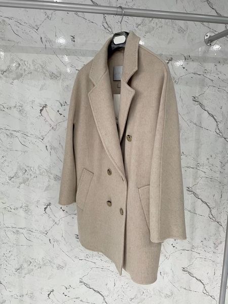3 colours lapel neck women blends wool and cashmere coat with double breasted female outerwear, Black
3 colours lapel neck women blends wool and cashmere coat with double breasted female outerwear, Black