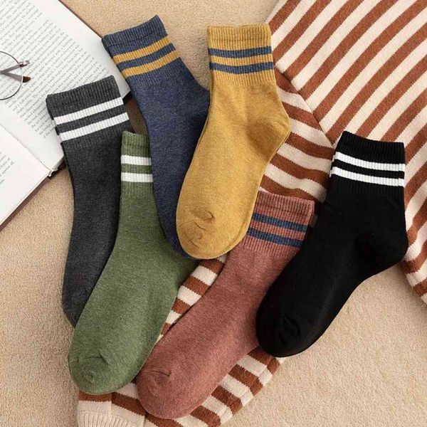 autumn and winter women's socks warm stockings version college fashion pile, Black;white
autumn and winter women's socks warm stockings version college fashion pile, Black;white