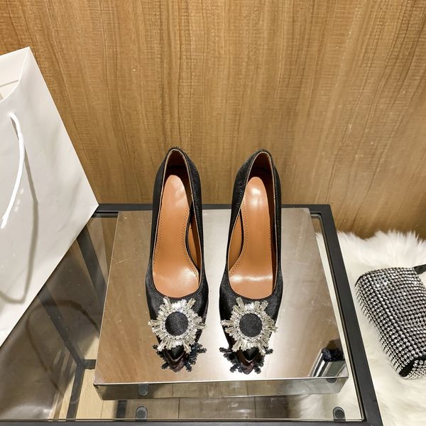high heels women's stiletto new year slippers black sun flower rhinestone buckle wine glass with pointed toe single shoes all-match
high heels women's stiletto new year slippers black sun flower rhinestone buckle wine glass with pointed toe single shoes all-match