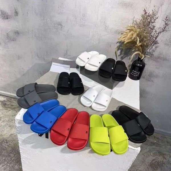 2021 r women men slippers summer fashion man woman flat letters beach slides luxury couples cool sandals with box large size 35-46, Black
2021 r women men slippers summer fashion man woman flat letters beach slides luxury couples cool sandals with box large size 35-46, Black