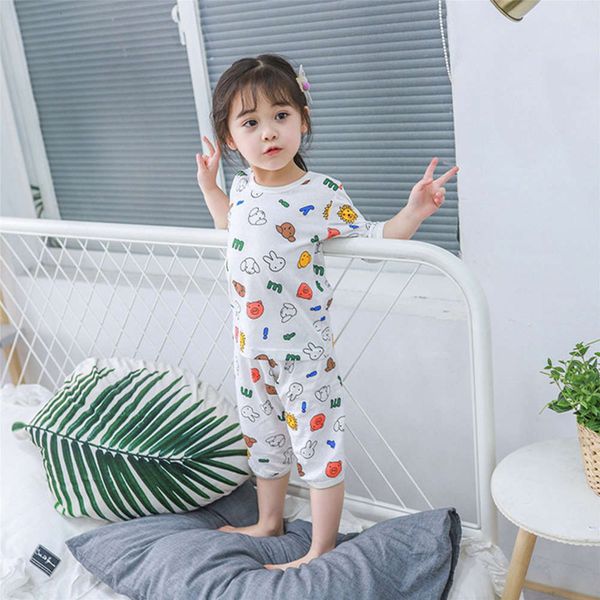 2020 children's summer cotton pajamas suit 7-sleeve pants baby breathing home men's and women's air conditioning clothes, Blue;red
2020 children's summer cotton pajamas suit 7-sleeve pants baby breathing home men's and women's air conditioning clothes, Blue;red