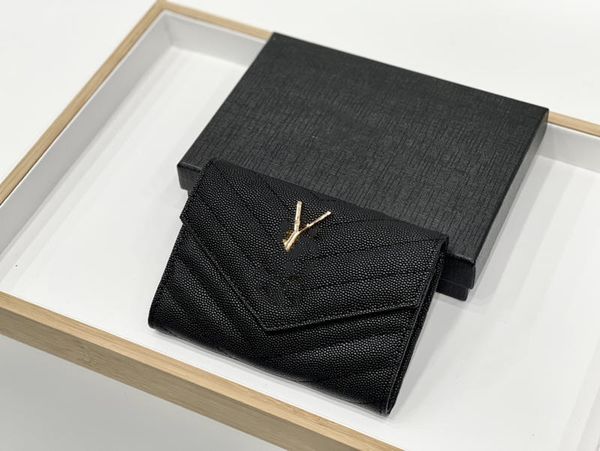 women short wallet 2021 autumn fashion ladies high-quality solid leather purse goodad coin-purse card-holder creidt-card size:13*9cm, Red;black
women short wallet 2021 autumn fashion ladies high-quality solid leather purse goodad coin-purse card-holder creidt-card size:13*9cm, Red;black