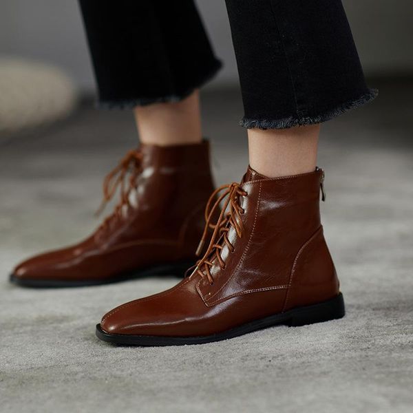 boots for fall winter 2021 fashionable and versatile lace up low heel flat sole leather large 40-43, Black
boots for fall winter 2021 fashionable and versatile lace up low heel flat sole leather large 40-43, Black