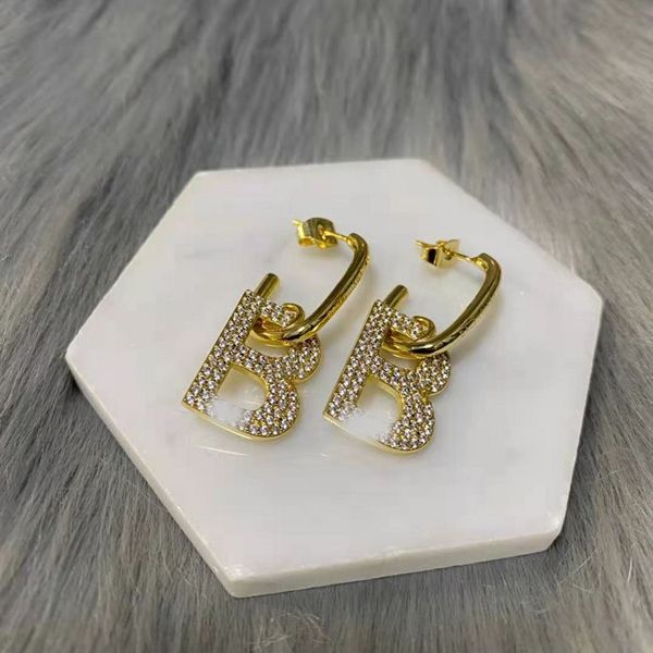 new letter fashion korean autumn and winter temperament fashion personality long earrings tassel earrings female 925 silver
new letter fashion korean autumn and winter temperament fashion personality long earrings tassel earrings female 925 silver
