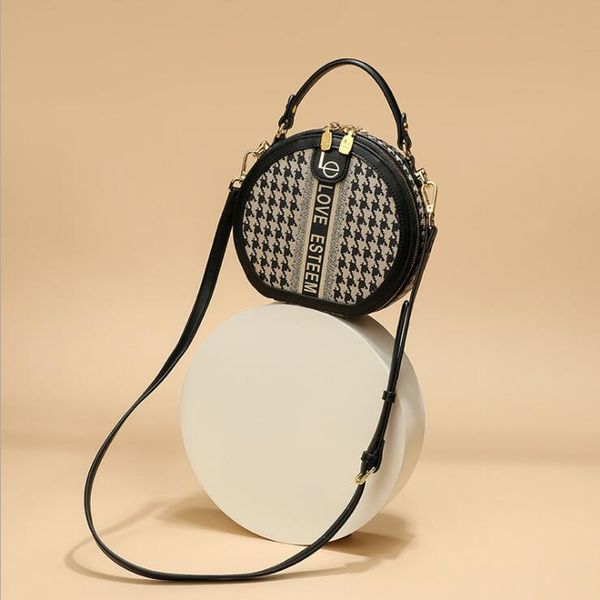 2021 new women fashion luxury casual houndstooth pack shoulder bag messenger package handbag small round packet, Black;red
2021 new women fashion luxury casual houndstooth pack shoulder bag messenger package handbag small round packet, Black;red