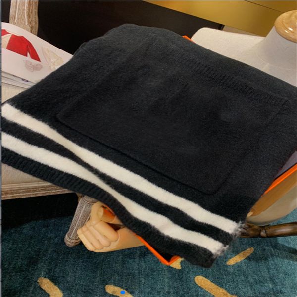2020 new scarf for women& letter pattern silk wool thick scarfs warm scarves no box, Blue;gray
2020 new scarf for women& letter pattern silk wool thick scarfs warm scarves no box, Blue;gray