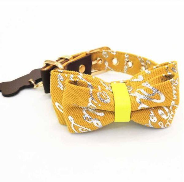 2021 new dog pet collar pink bow with bone charm collars for small dogs cats gift box bow can detachable pet collar
2021 new dog pet collar pink bow with bone charm collars for small dogs cats gift box bow can detachable pet collar