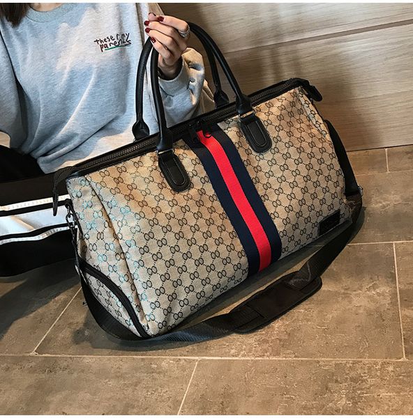 new fashion old flower women's single shoulder short distance light large capacity travel bag
new fashion old flower women's single shoulder short distance light large capacity travel bag