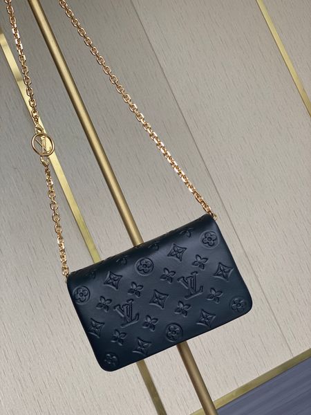 louis vuitton2021 early spring women's fashion shoulder or cross-body bags ing handbags all-leather design gold chain four color types
louis vuitton2021 early spring women's fashion shoulder or cross-body bags ing handbags all-leather design gold chain four color types