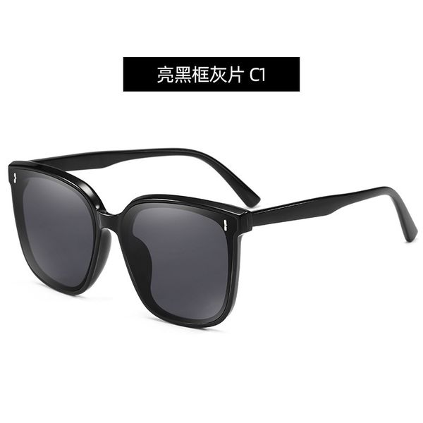 MERRYS DESIGN Men/Women Classic Retro Rivet Polarized Sunglasses 100% UV Protection S8140 wholesale, White;black
MERRYS DESIGN Men/Women Classic Retro Rivet Polarized Sunglasses 100% UV Protection S8140 wholesale, White;black