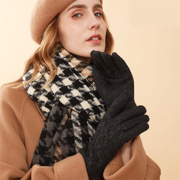 winter women's gloves new korean fashion warm, cold and wind resistant outdoor riding driving split finger gloves, Black
winter women's gloves new korean fashion warm, cold and wind resistant outdoor riding driving split finger gloves, Black